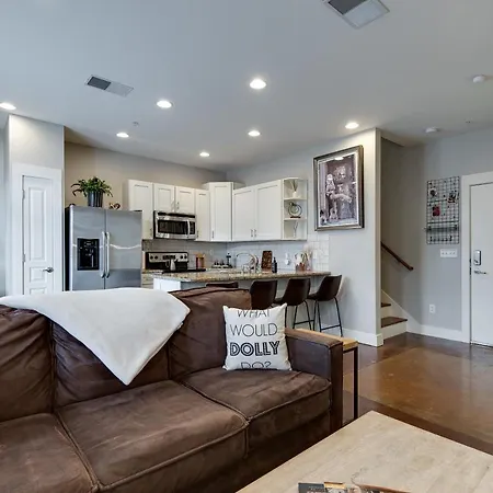 Stunning Nashville Condo Minutes From Broadway